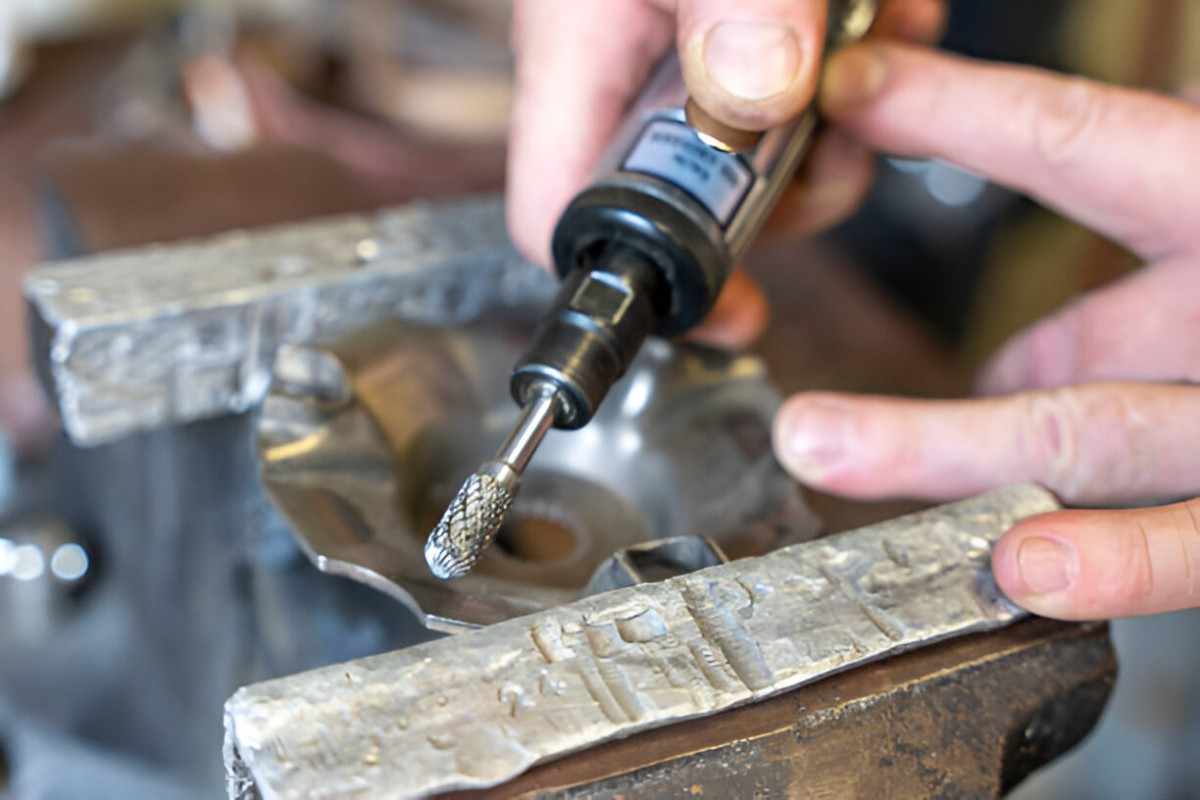 Metal Deburring – Smoother Parts, Safer Edges